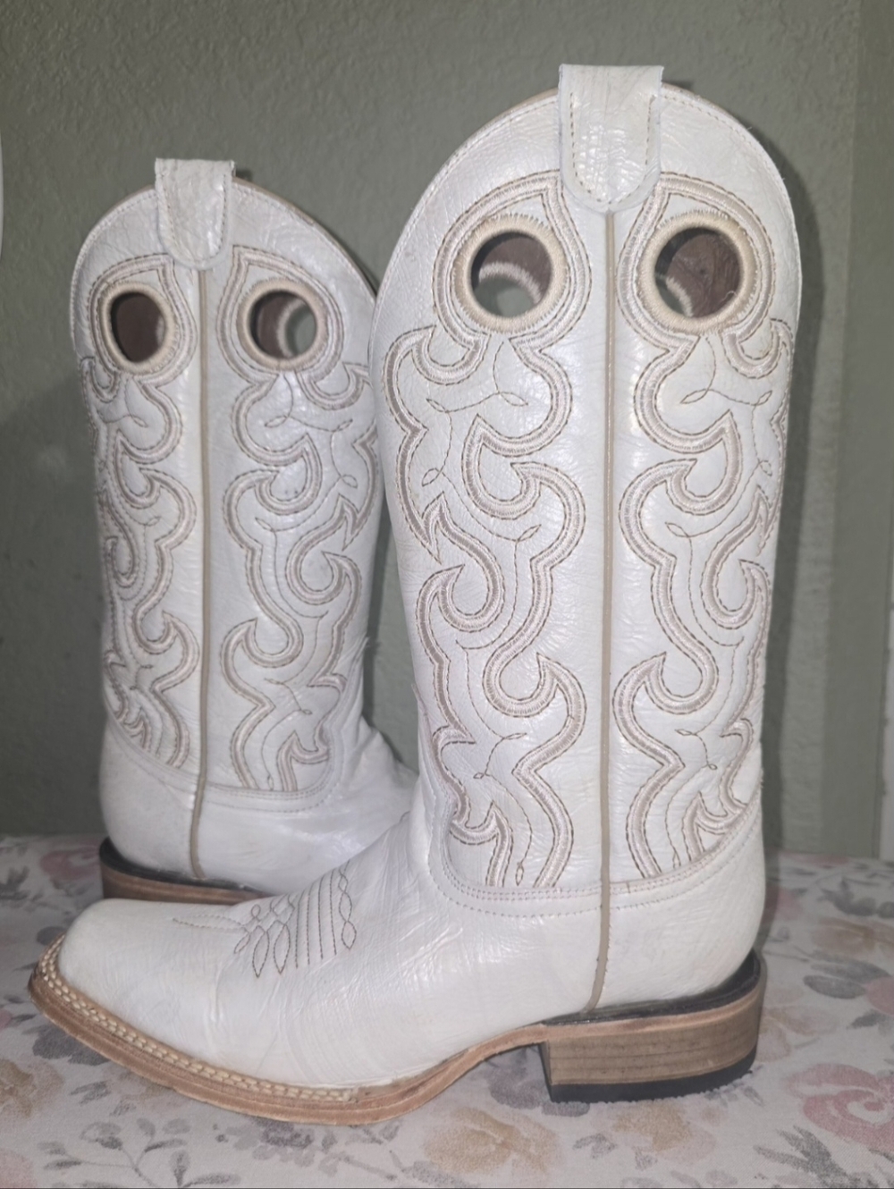 White Embroidered Pull-On Western Boots